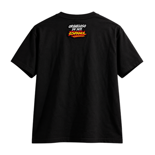 Camiseta negra Haz España Grande Otra Vez de Beetle Print vista desde atrás, con diseño Orgulloso de ser Español en rojo, amarillo y blanco en la parte superior.
