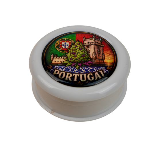 Grinder Zero Portugal Beetle Print con resina holográfica y diseño urbano portugués