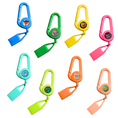 Lighter Leash Beetle Print en diferentes colores con mosquetón, cable extensible hasta 60 cm y distintos logos decorativos para elegir.