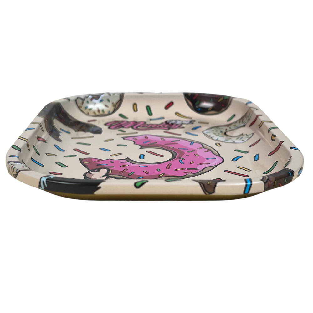 Bandeja metálica Beetle Print Donut Madness vista de perfil mostrando su formato fino y bordes elevados