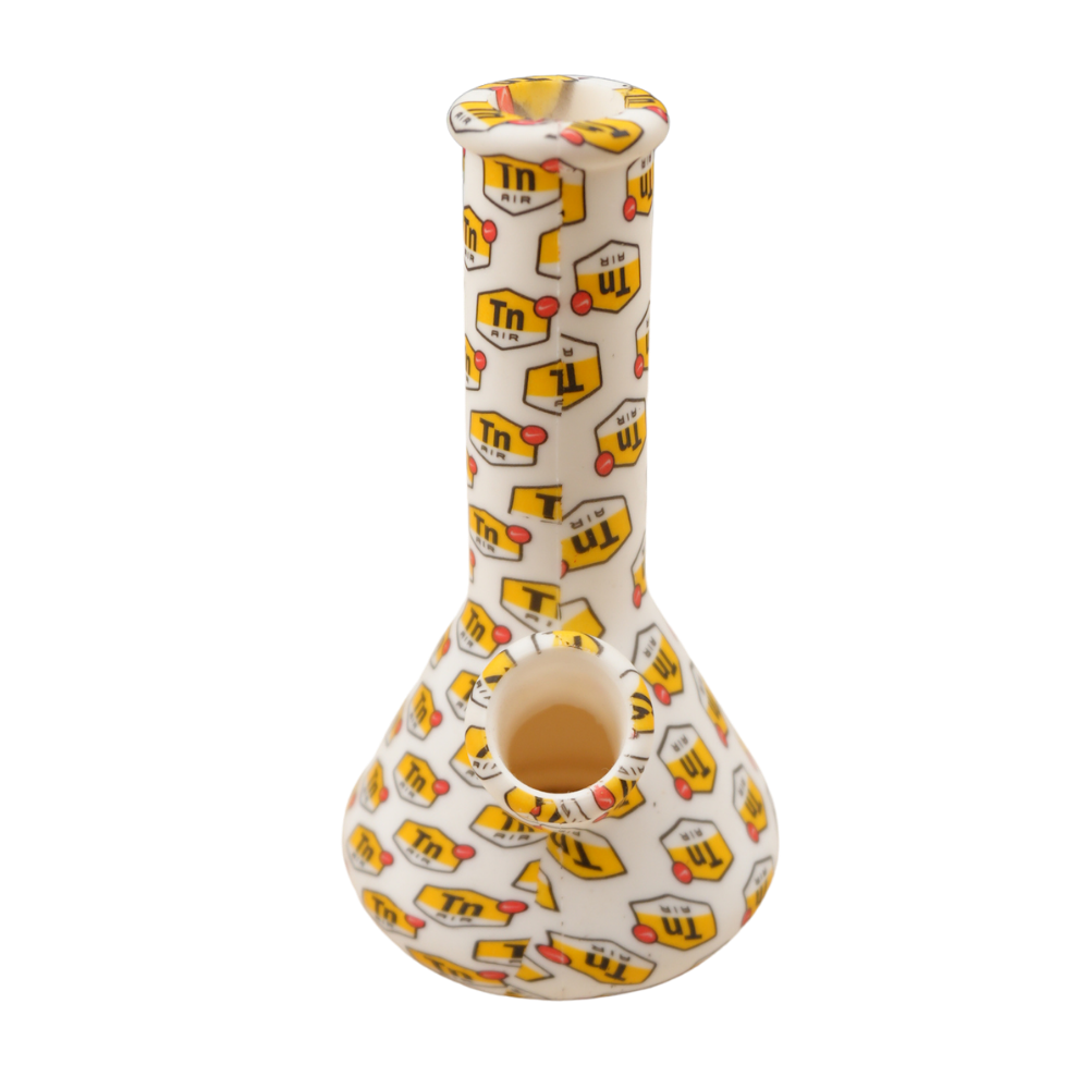 Bong decorativo de silicona incompleto con fallos de impresión diseño gráfico urbano vista frontal