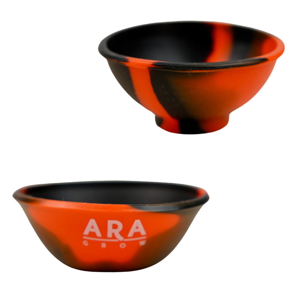 Bowl de silicona ARA GROWS en colores negro y rojo resistente al calor.