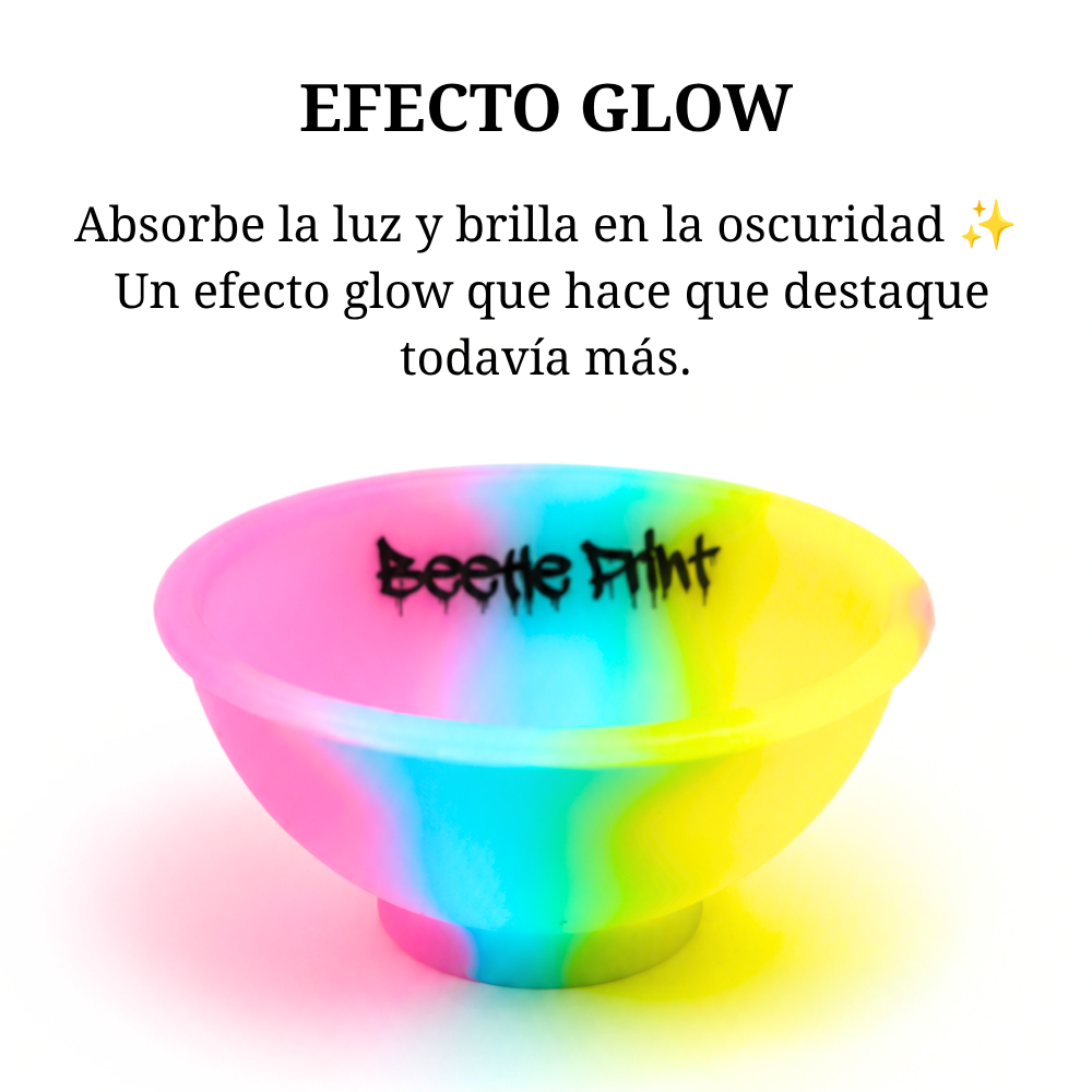 Explicación visual del efecto glow de los bowls de silicona Beetle Print que se cargan con luz y brillan en la oscuridad