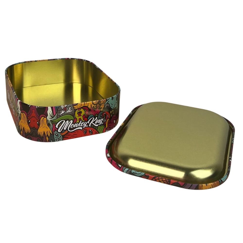 Caja metálica Beetle Print Monkey King Monsters mostrada en vista lateral con diseño gráfico multicolor y acabado decorativo