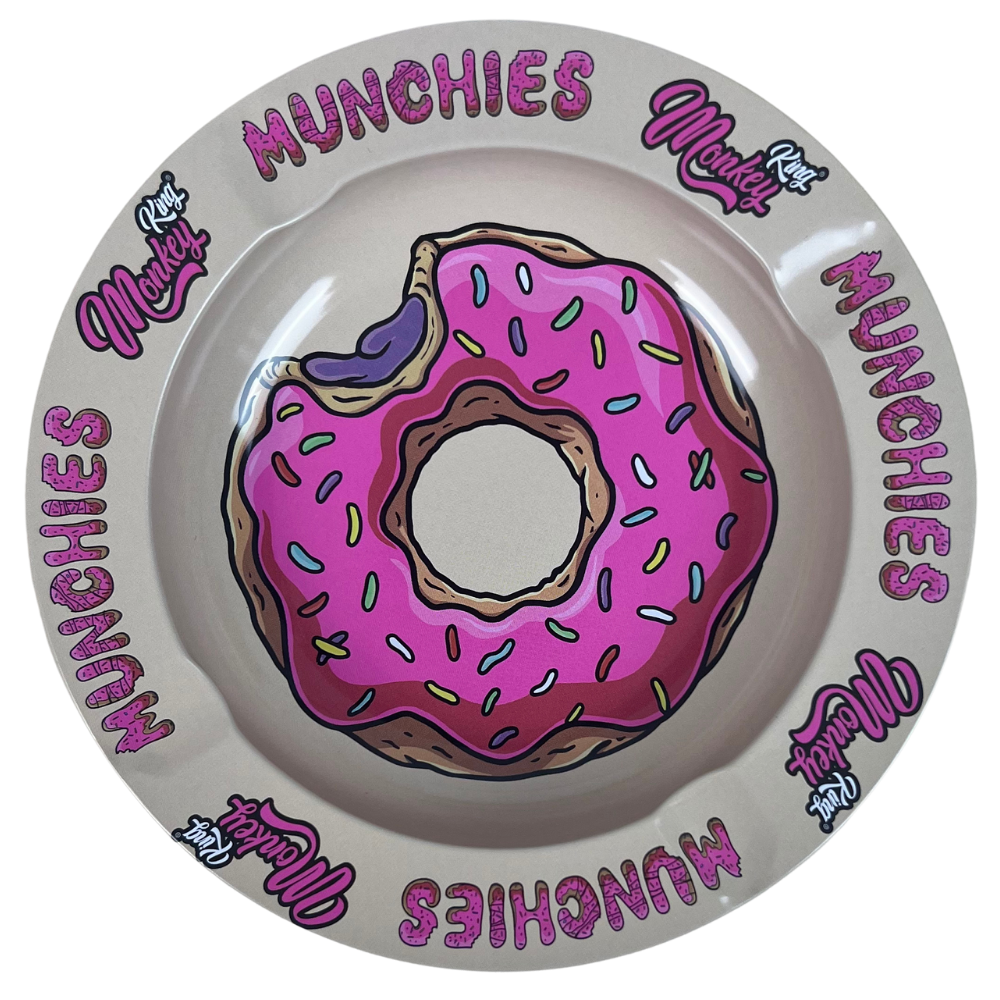 Cenicero metálico Beetle Print Pink Donut con rosquilla rosa glaseada, sprinkles de colores y fondo claro