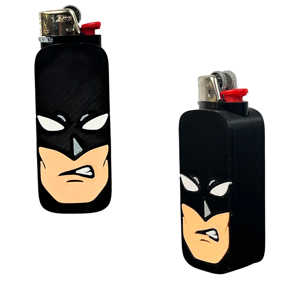 Funda para mechero BIC Dark Mask de Beetle Print en color negro, con diseño de rostro enmascarado y detalles blancos, grises y beige impresos en 3D.