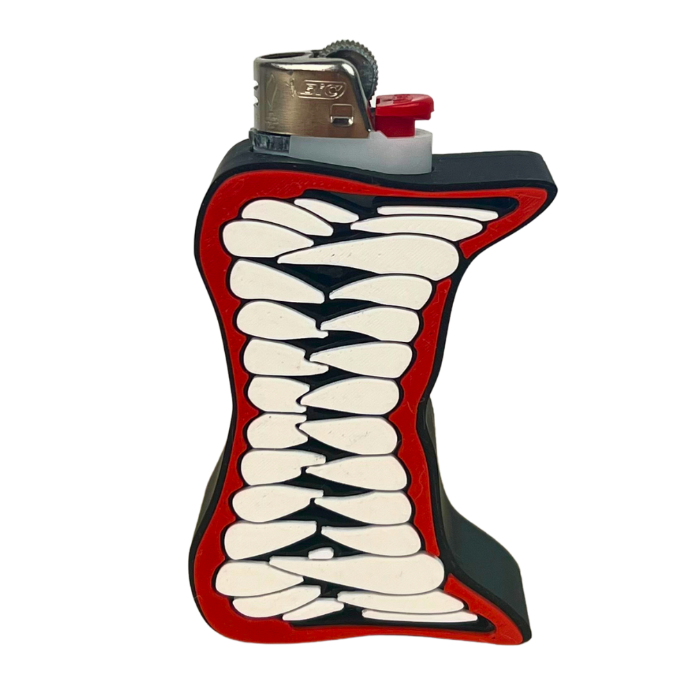 Funda para mechero Beetle Print Boca Monstruosa con gran boca de dientes blancos, encías rojas y acabado negro impreso en 3D