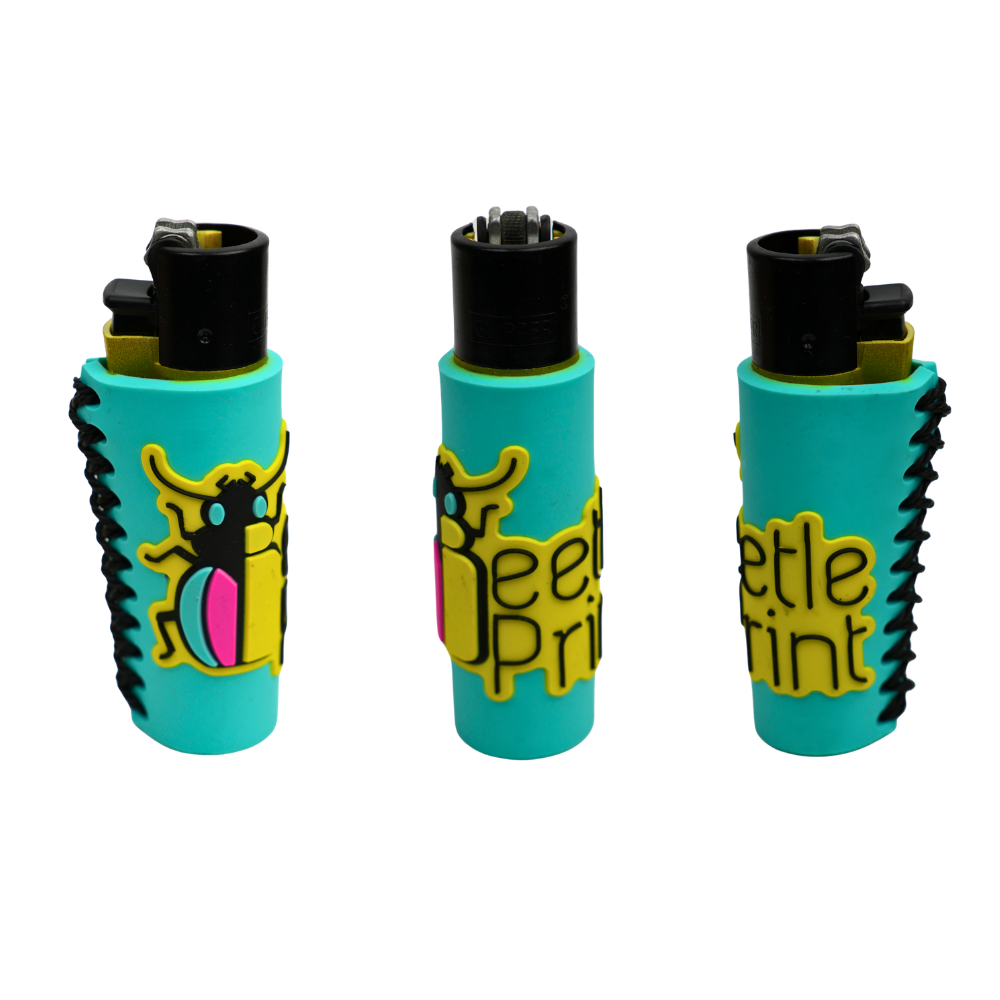 Funda de silicona Beetle Print para mechero con logo en relieve y diseño antideslizante.