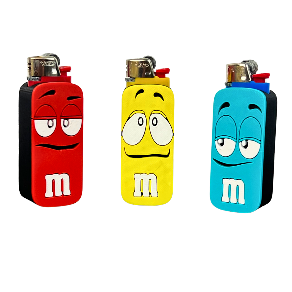 Colección de fundas para mechero BIC Mood de Beetle Print en rojo, amarillo y azul, con diferentes caras y detalles impresos en 3D.