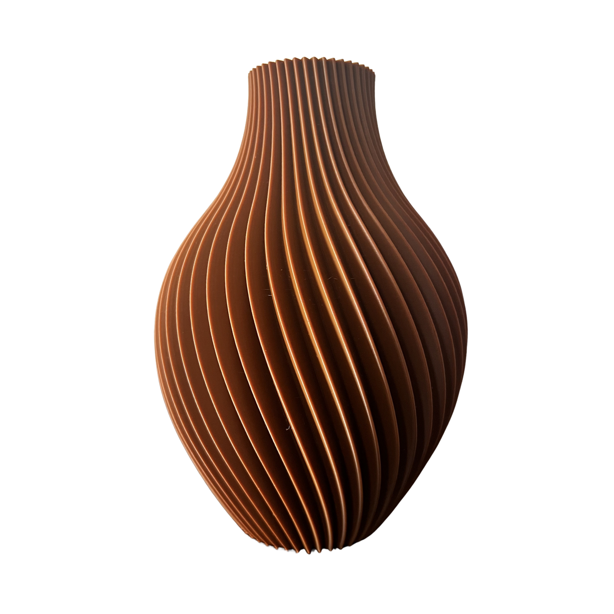 Vista frontal del jarrón espiral impreso en 3D con forma orgánica y acabado marrón para decoración moderna.