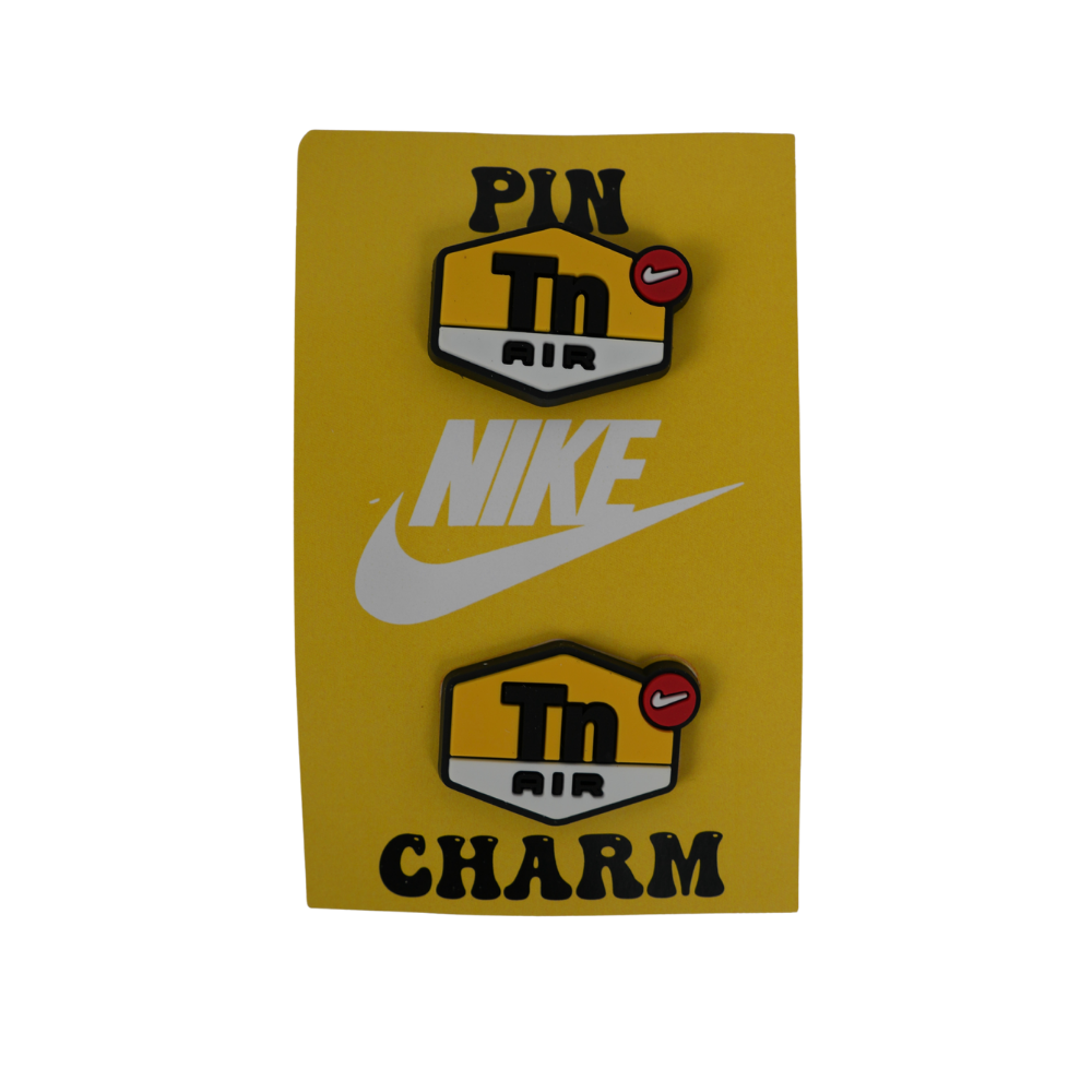 Kit pin y charm Beetle Print con diseño street urbano