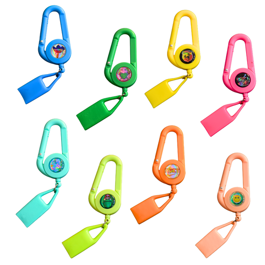 Lighter Leash Beetle Print en diferentes colores con mosquetón, cable extensible hasta 60 cm y distintos logos decorativos para elegir.