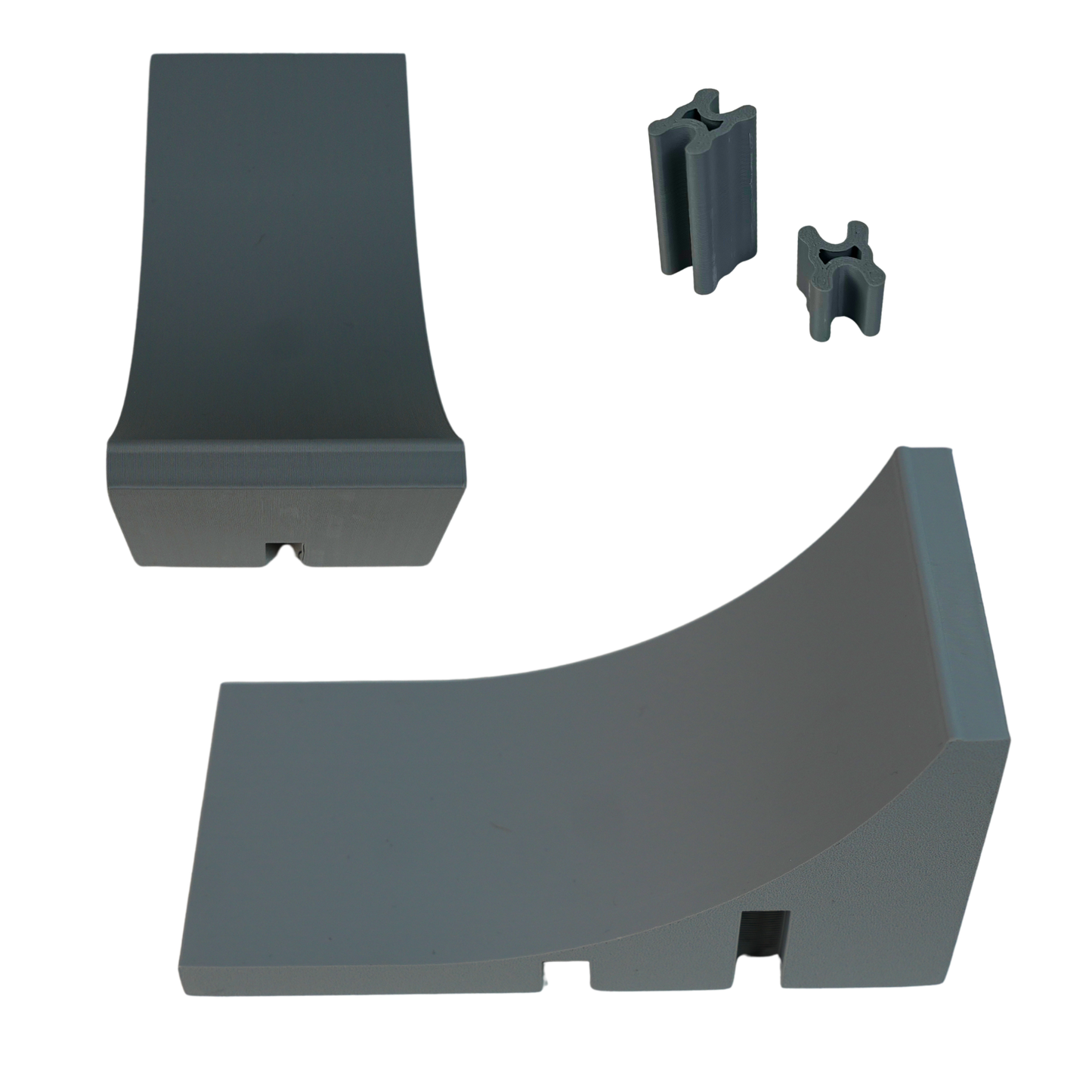 Rampa para fingerboard con piezas de conexión para ampliar y combinar con otros módulos.