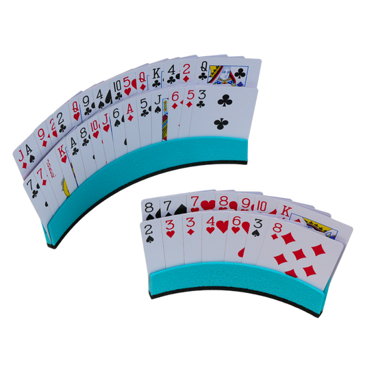 Soporte curvo para cartas impreso en 3D color azul con cartas.