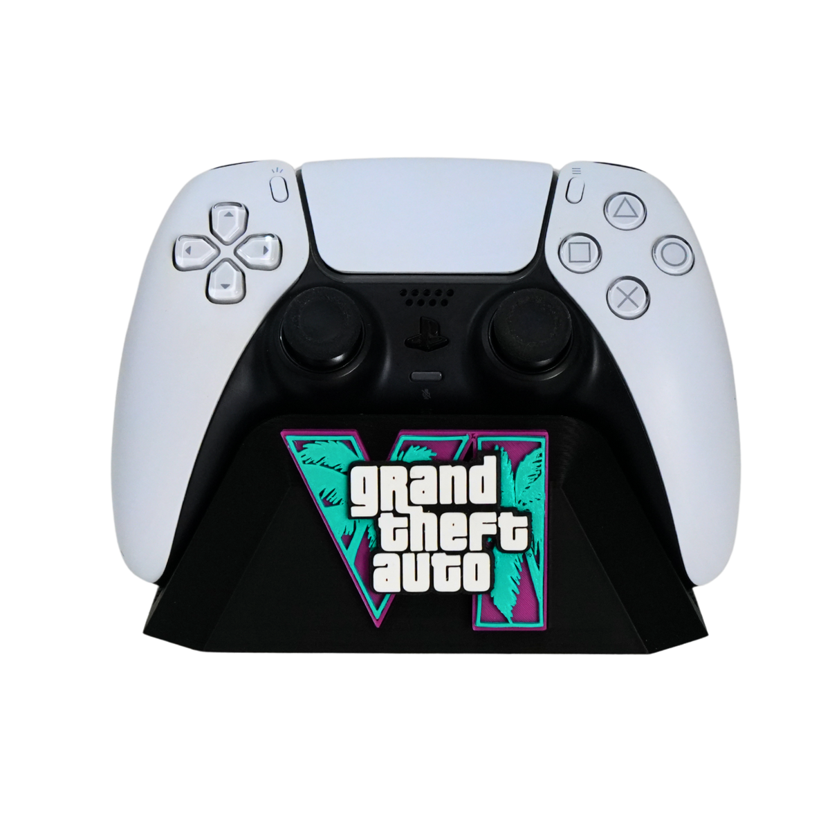 Soporte para mando de PS5 impreso en 3D con diseño inspirado en GTA VI. Base organizadora para colocar el mando de forma estable y decorativa. El mando no está incluido.