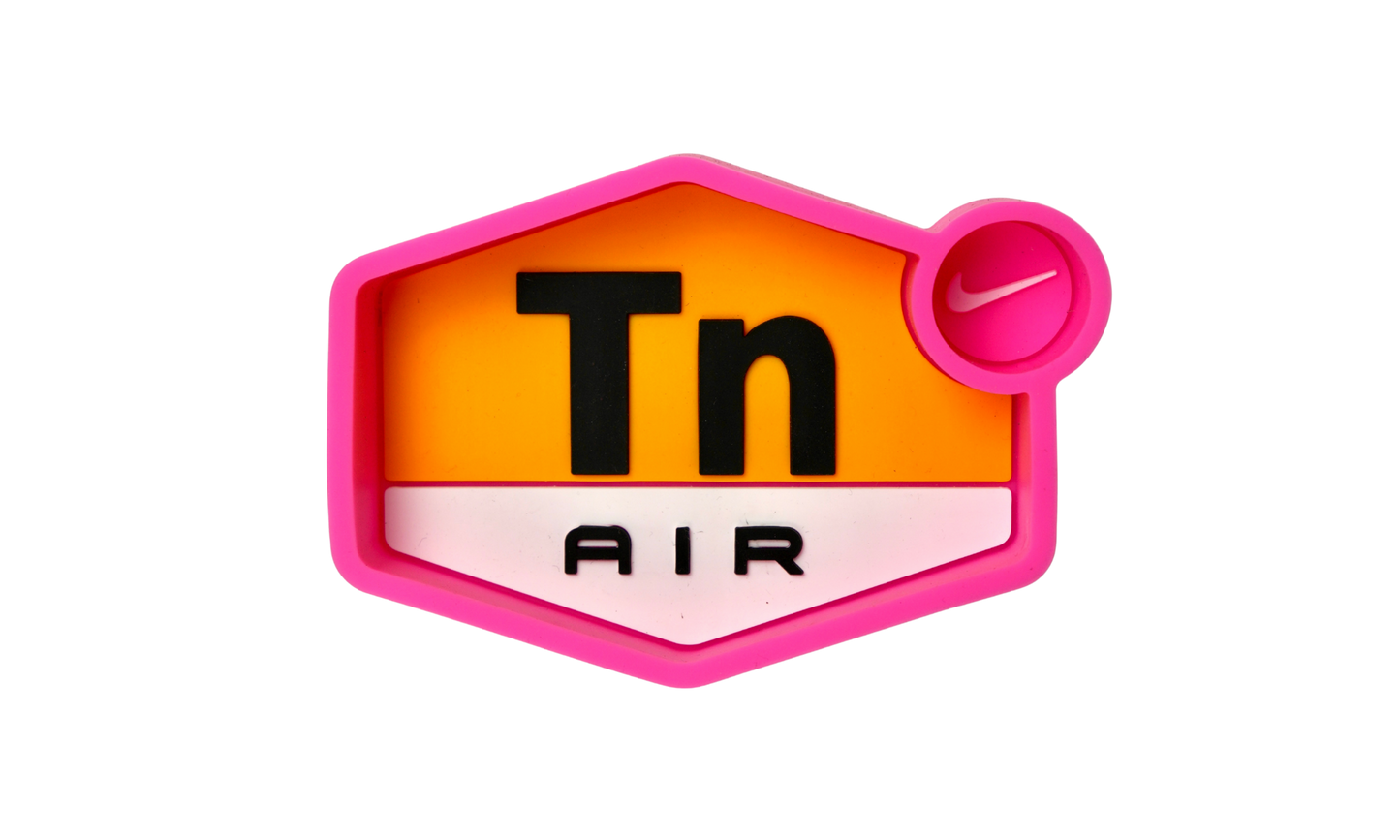 Pink premium silicone ashtray with sport style badge design