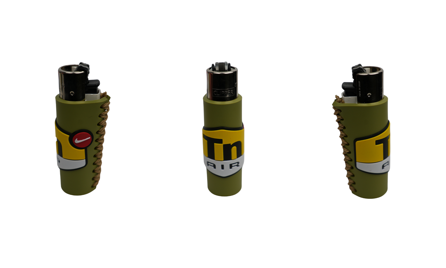 Mechero Beetle Print DIR Olive con funda antideslizante (3 vistas)