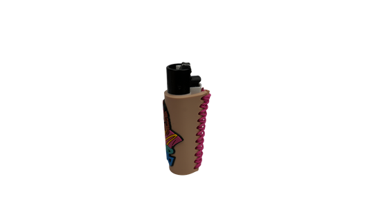 Mechero Beetle Print Smoke Icon Tan vista lateral con funda beige y costura rosa