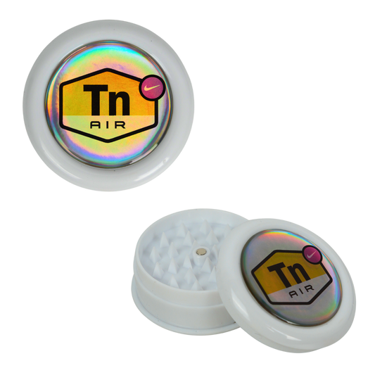 Grinder de plástico blanco con logo estilo Air, diseño compacto con dientes interiores para triturado